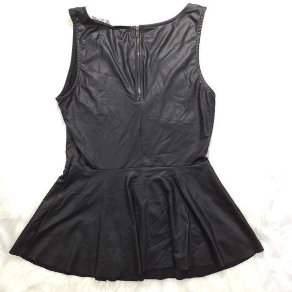 • Dots • - Picture 8 of 8